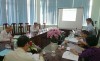 Đại diện nhóm nghiên cứu đang trình bày báo cáo đề tài NCKH tại buổi nghiệm thu.