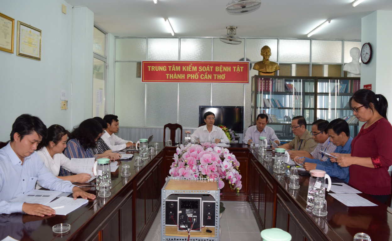 Các đại biểu dự buổi khảo sát.