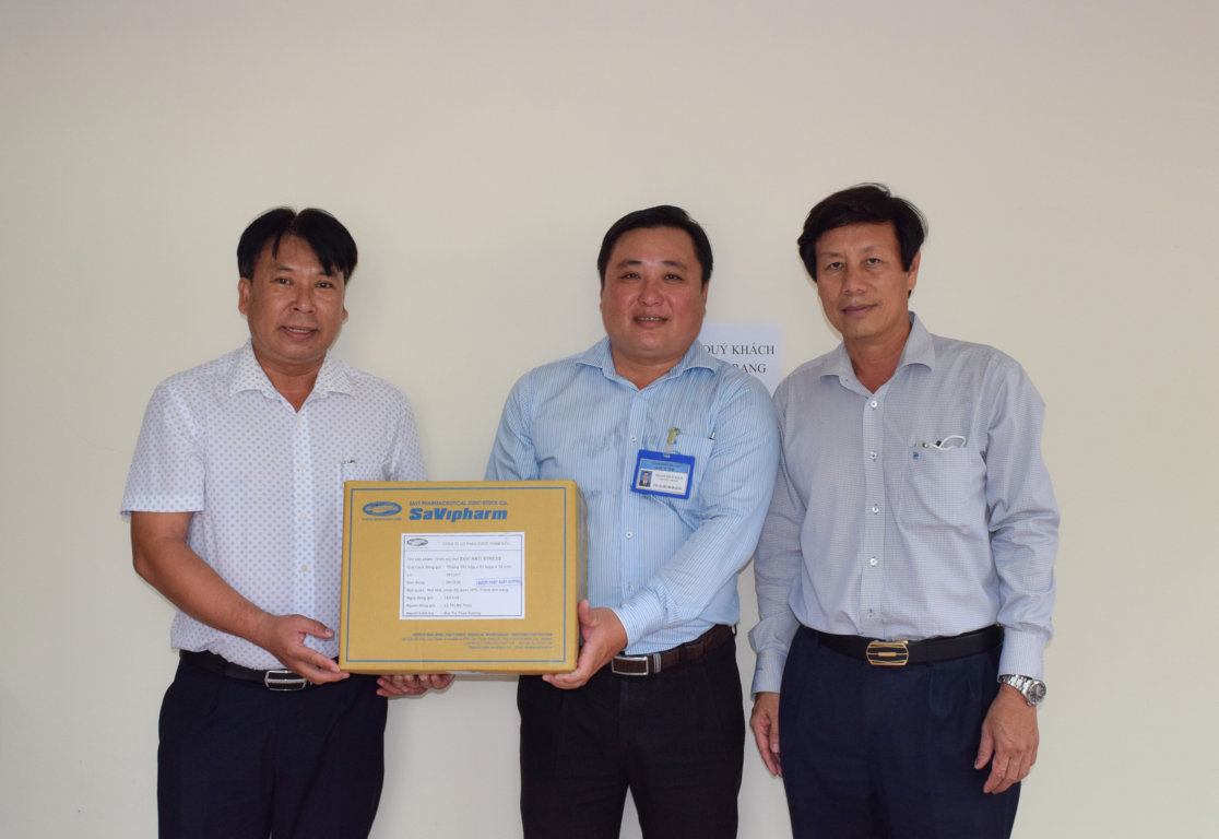 UBMTTQ ban giao trang thiet bi 2