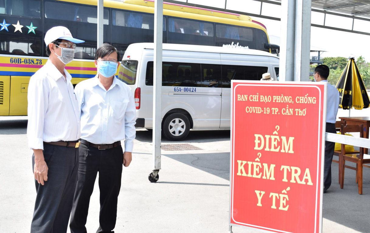 LANH DAO KIEM TRA PC DICH 0003