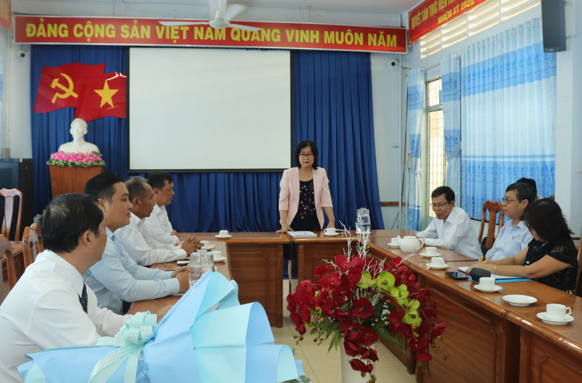 TRAO QUYET DINH BO NHIEM CDC VA TRUONG CDYT 0003