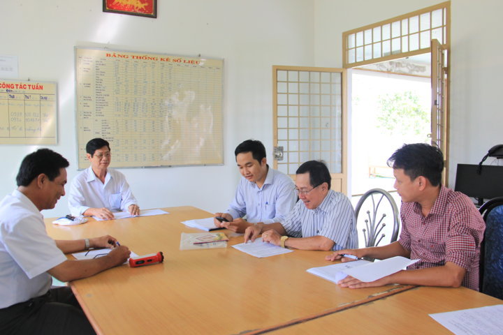 lanh dao syt kiem tra sxh 3 (cdccantho vn)