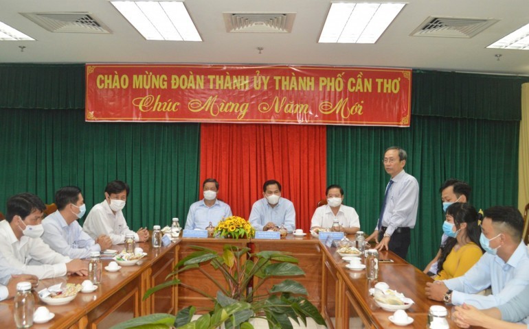 thanh uy tet 4