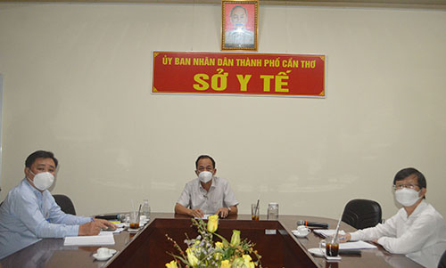 Các đại biểu tham dự hội thảo tại điểm cầu Sở Y tế TP Cần Thơ