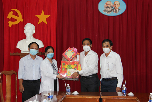 lanh dao chuc tet 13