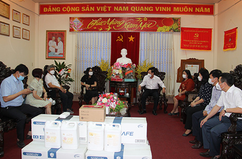 TIEP NHAN TAI TRO PC DICH 0002