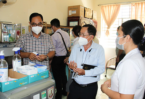 CDC KIEM TRA TRUONG HOC TRA AN 0003