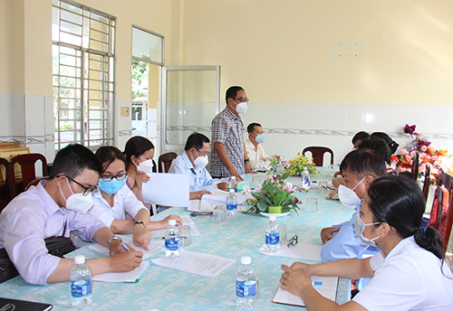 CDC KIEM TRA TRUONG HOC TRA AN 0004