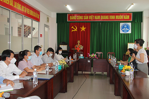 Toàn cảnh buổi làm việc.