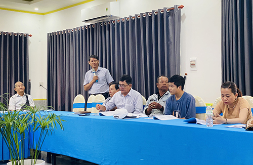 Ông Dáp Thanh Giang, trưởng Khoa Phòng chống HIV/AIDS phát biểu tại lớp tập huấn.