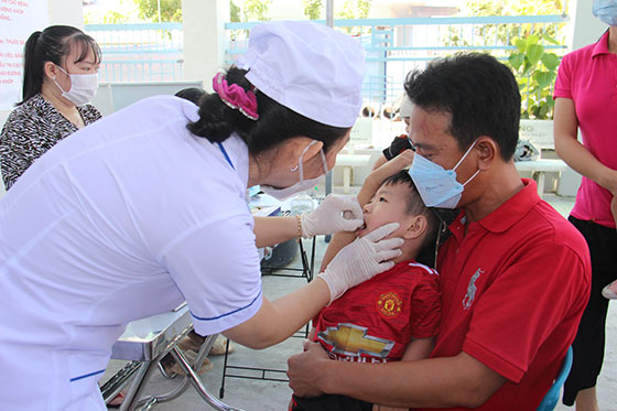 Ngày 1-2 tháng 6, hãy đưa trẻ trong độ tuổi đi uống vitamin A theo hướng dẫn của trạm y tế xã/phường.