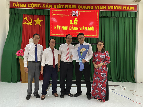 KET NAP MINH 0002