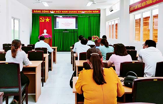 Quang cảnh lớp tập huấn.