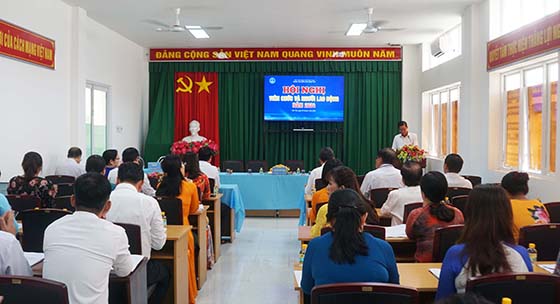 HOI NGHI VIEN CHUC 3
