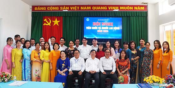 HOI NGHI VIEN CHUC 4