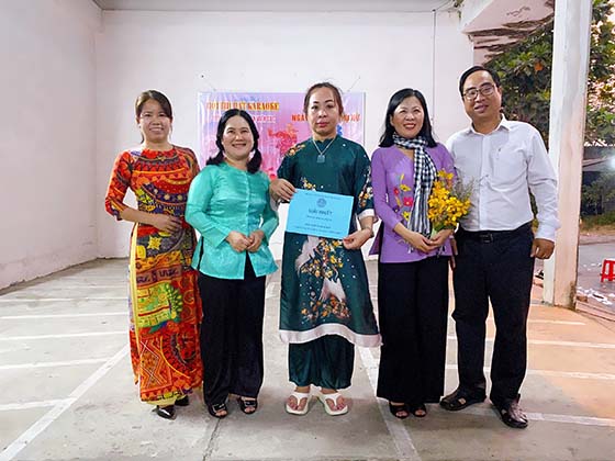 HOI NGHI VIEN CHUC 7