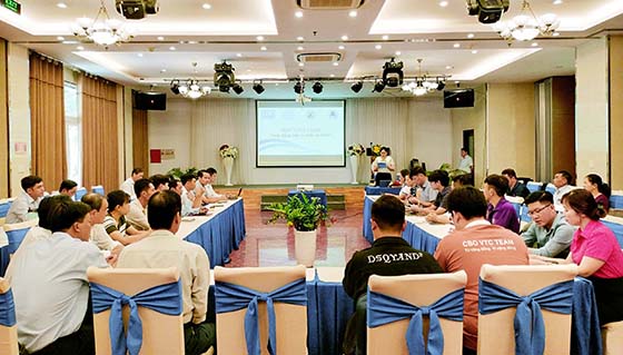 Quang cảnh cuộc họp.