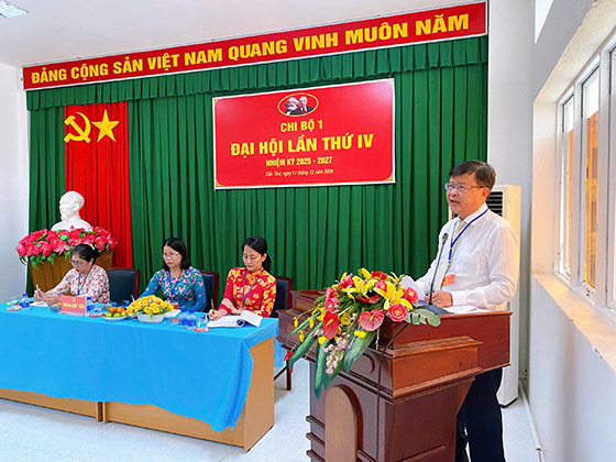 Đồng chí Huỳnh Minh Trúc, Bí thư Đảng ủy Trung tâm Kiểm soát bệnh tật TP Cần Thơ phát biểu tại đại hội.