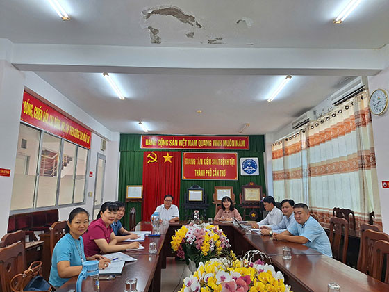 Đoàn làm việc tại CDC Cần Thơ