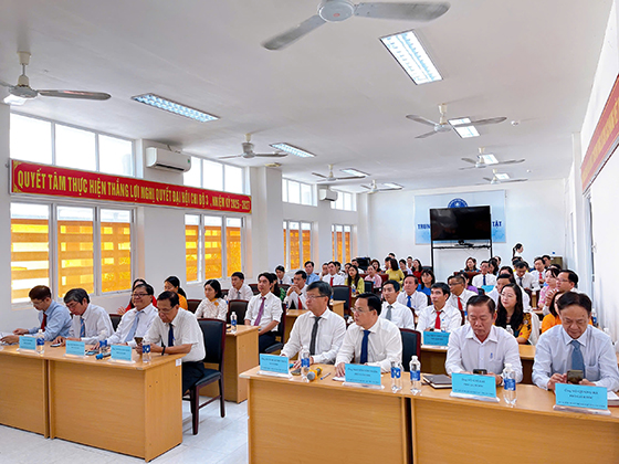 TO CHUC CAN BO CDC 10