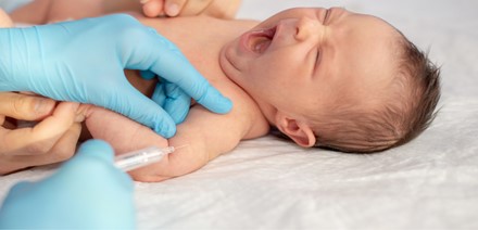 Tiêm chủng là biện pháp hiệu giúp phòng bệnh cho trẻ